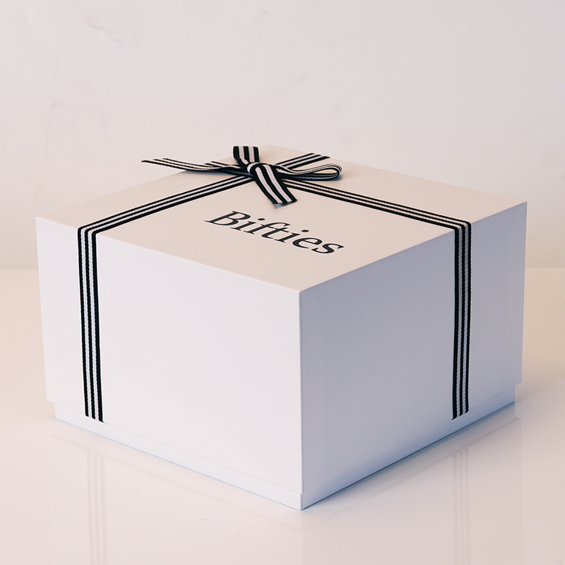 高档礼品盒含丝带蝴蝶结，定制高端天地盖礼品盒