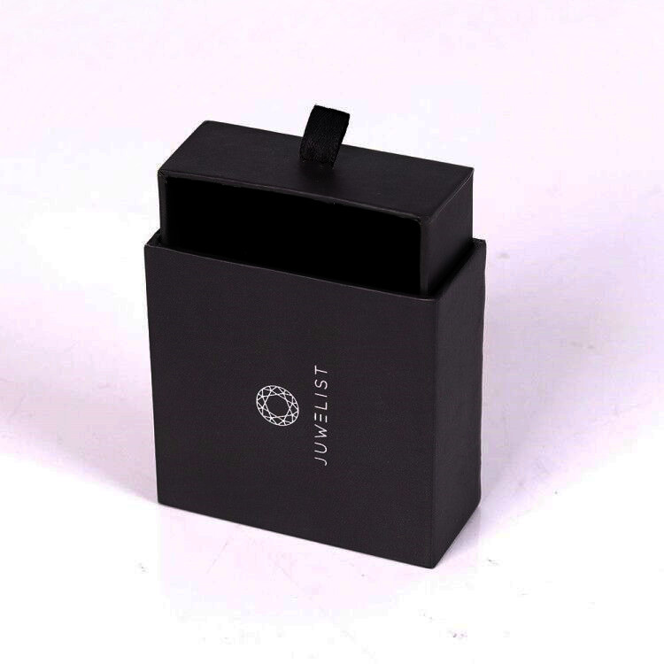 定制黑色纸质正方形小尺寸珠宝盒批发硬纸板抽屉礼盒带烫银LOGO 定制黑色纸质正方形小尺寸珠宝盒批发硬纸板抽屉礼盒带烫银LOGO